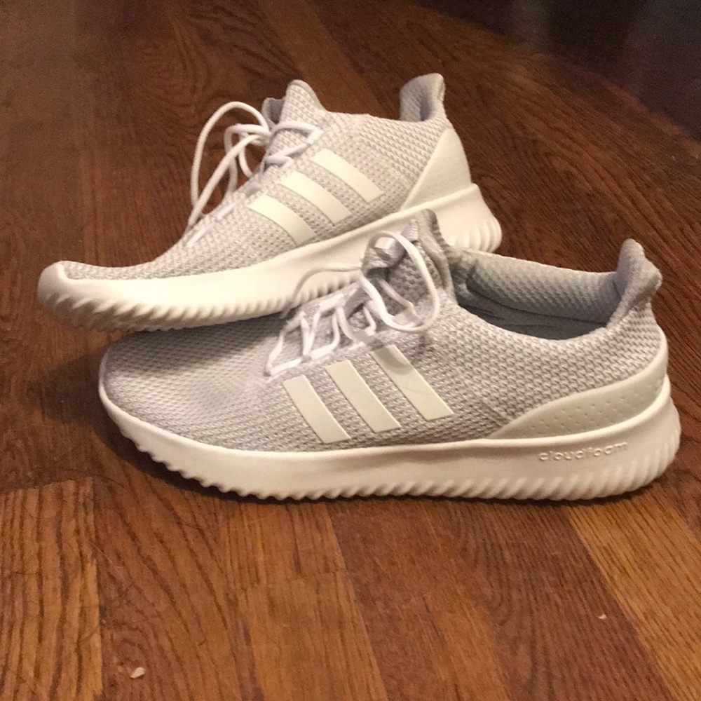 Adidas cloudfoam ultimate running shoe